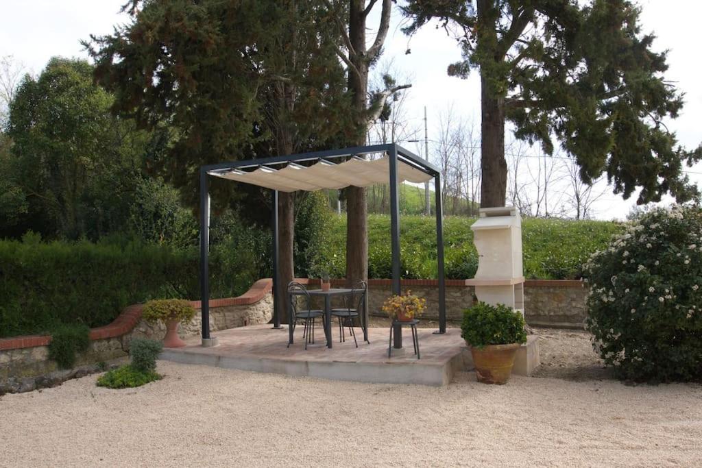 Casa Vacanze Podere San Giusto 渥尔特拉 外观 照片